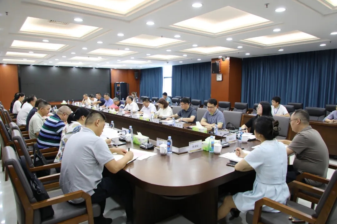 南寧交投集團與江南區(qū)開展工作座談